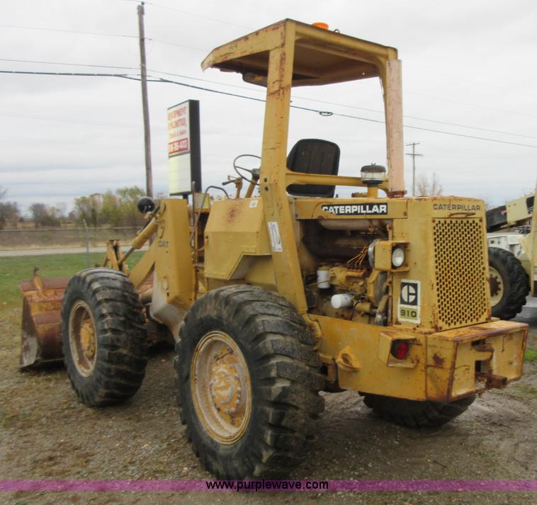 image for item I1846 1978 Caterpillar 910 wheel loader