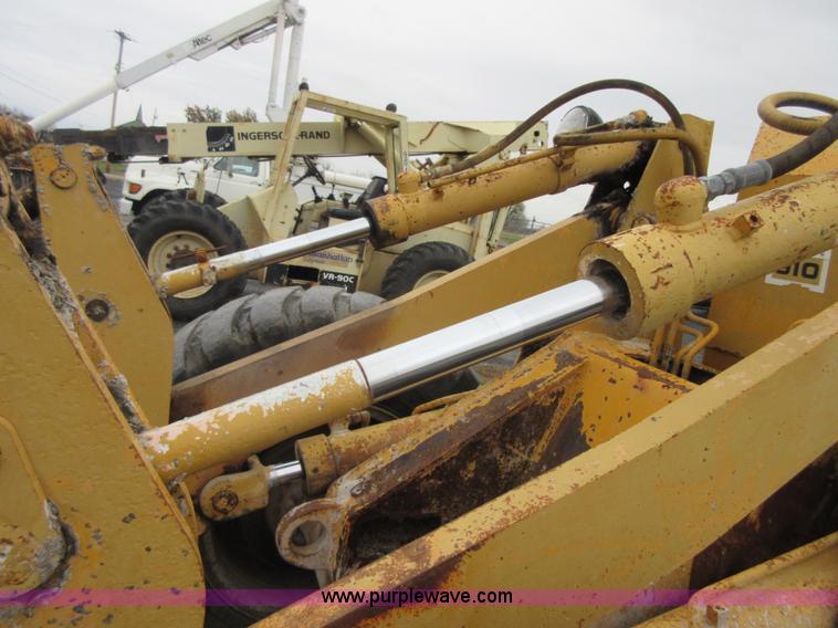 image for item I1846 1978 Caterpillar 910 wheel loader