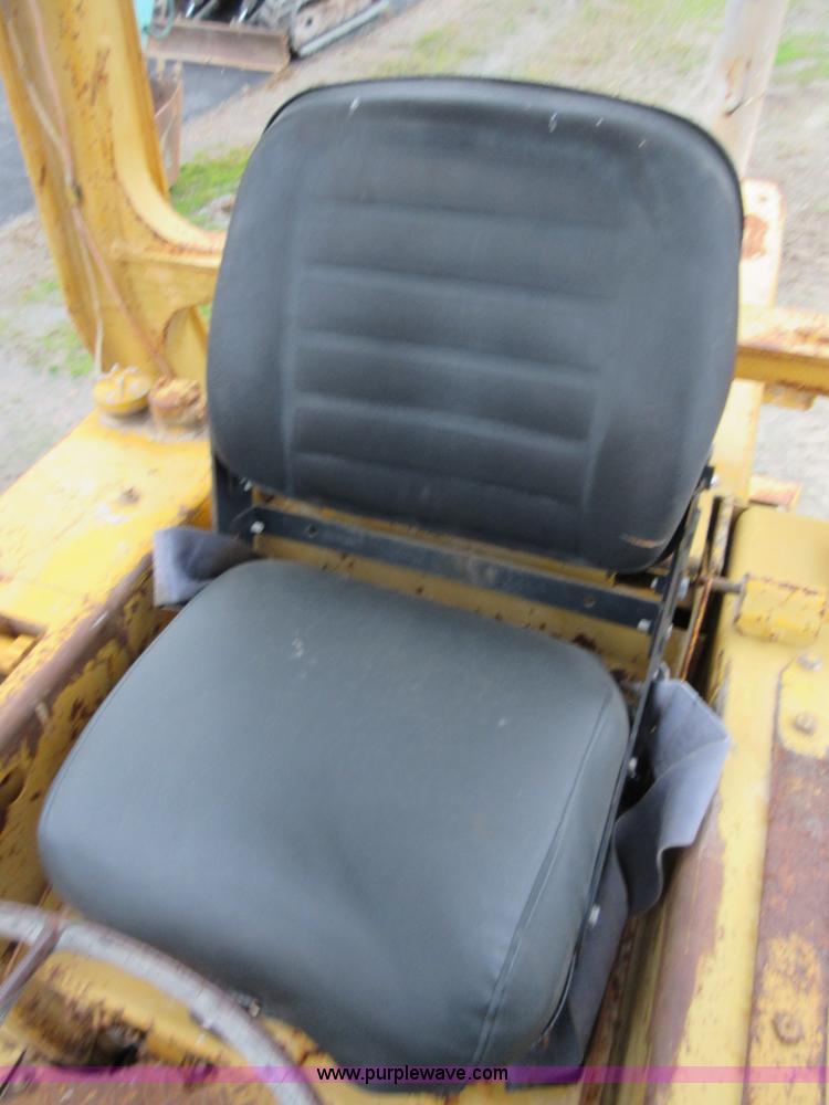 image for item I1846 1978 Caterpillar 910 wheel loader