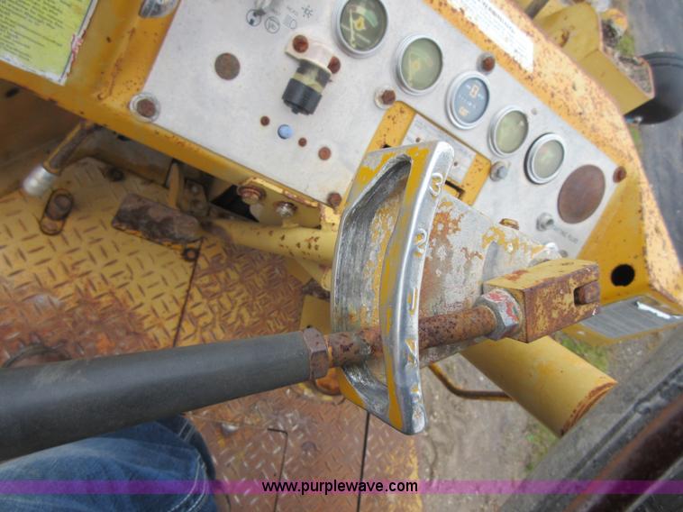 image for item I1846 1978 Caterpillar 910 wheel loader