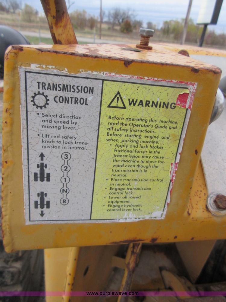 image for item I1846 1978 Caterpillar 910 wheel loader