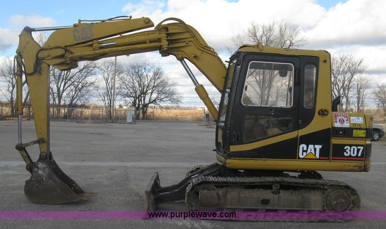 image for item J2973 1998 Caterpillar 307 mini excavator