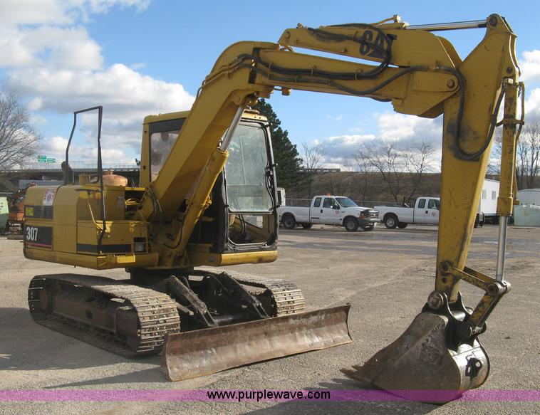 image for item J2973 1998 Caterpillar 307 mini excavator