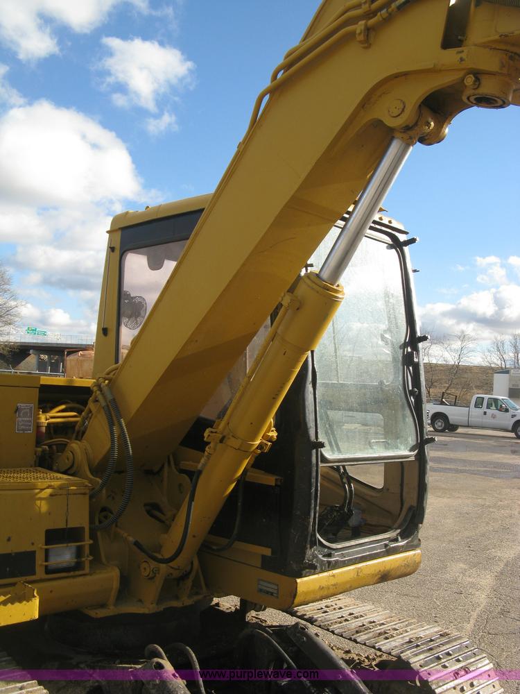 image for item J2973 1998 Caterpillar 307 mini excavator
