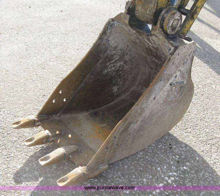 image for item J2973 1998 Caterpillar 307 mini excavator