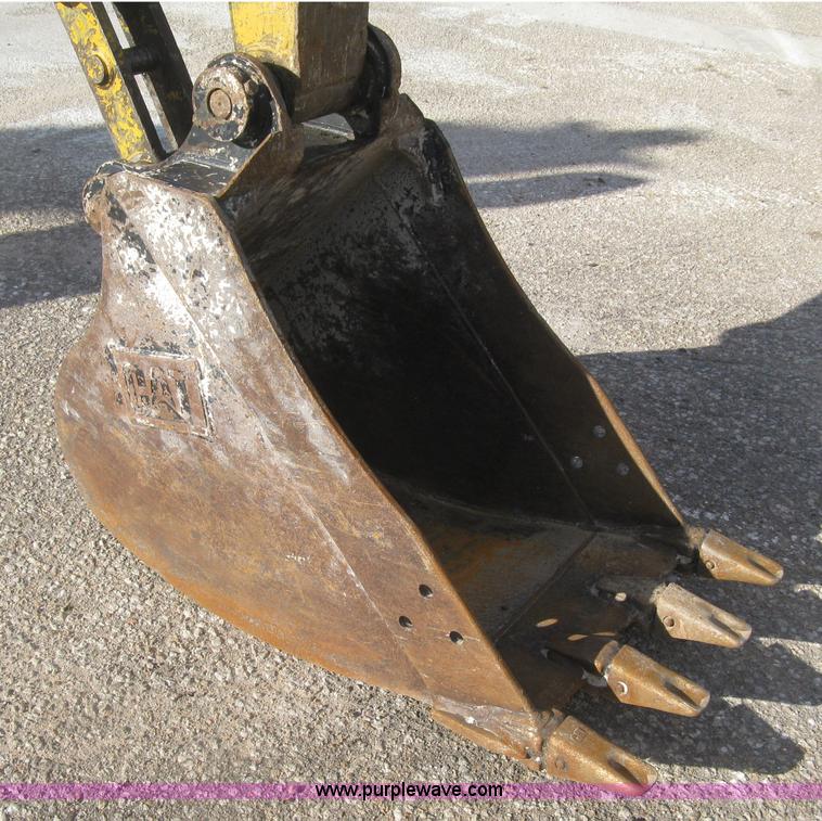image for item J2973 1998 Caterpillar 307 mini excavator