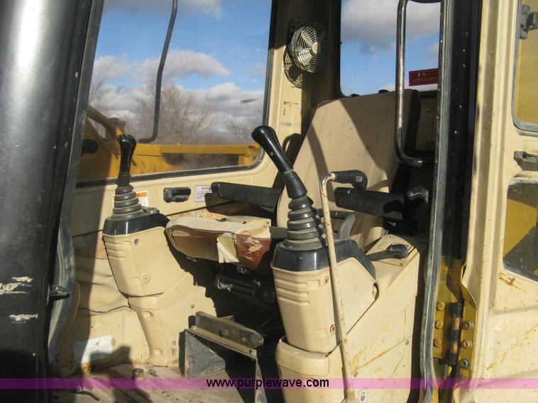image for item J2973 1998 Caterpillar 307 mini excavator