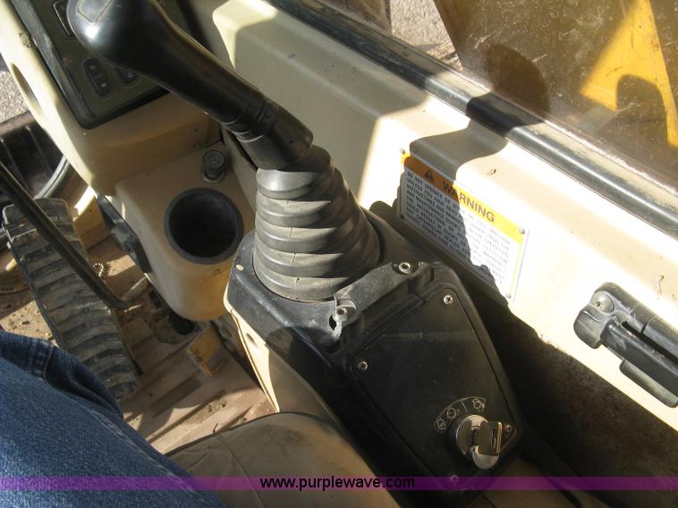 image for item J2973 1998 Caterpillar 307 mini excavator