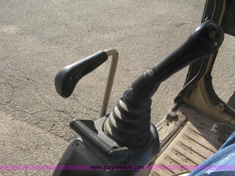 image for item J2973 1998 Caterpillar 307 mini excavator