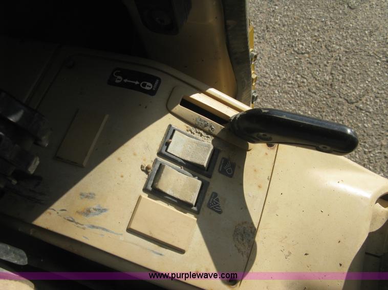 image for item J2973 1998 Caterpillar 307 mini excavator