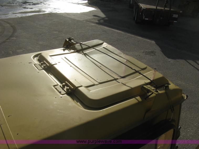 image for item J2973 1998 Caterpillar 307 mini excavator