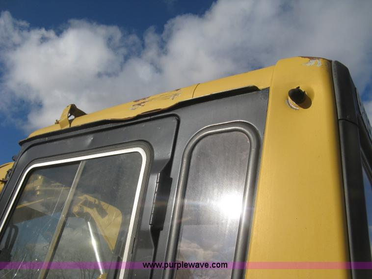 image for item J2973 1998 Caterpillar 307 mini excavator