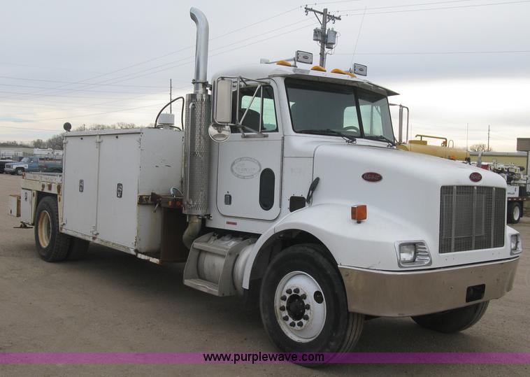 image for item J2975 2002 Peterbilt 330 service truck