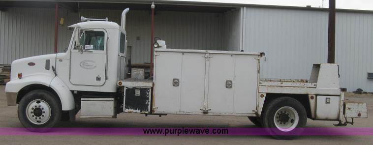 image for item J2975 2002 Peterbilt 330 service truck