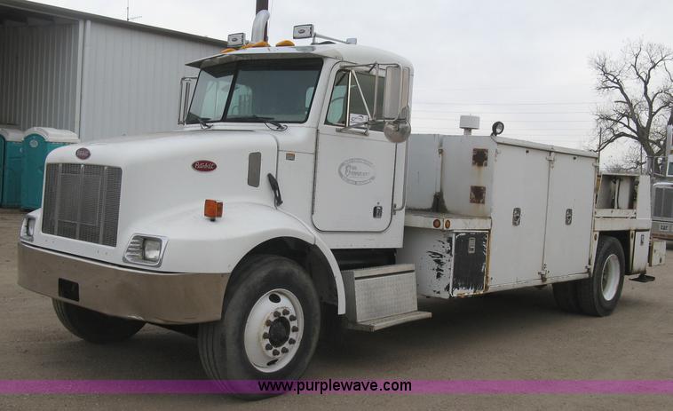 image for item J2975 2002 Peterbilt 330 service truck
