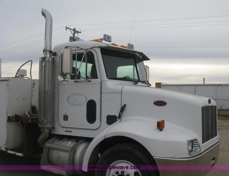 image for item J2975 2002 Peterbilt 330 service truck