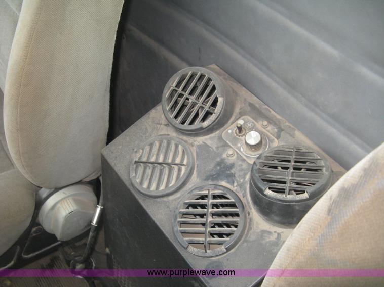 image for item J2975 2002 Peterbilt 330 service truck