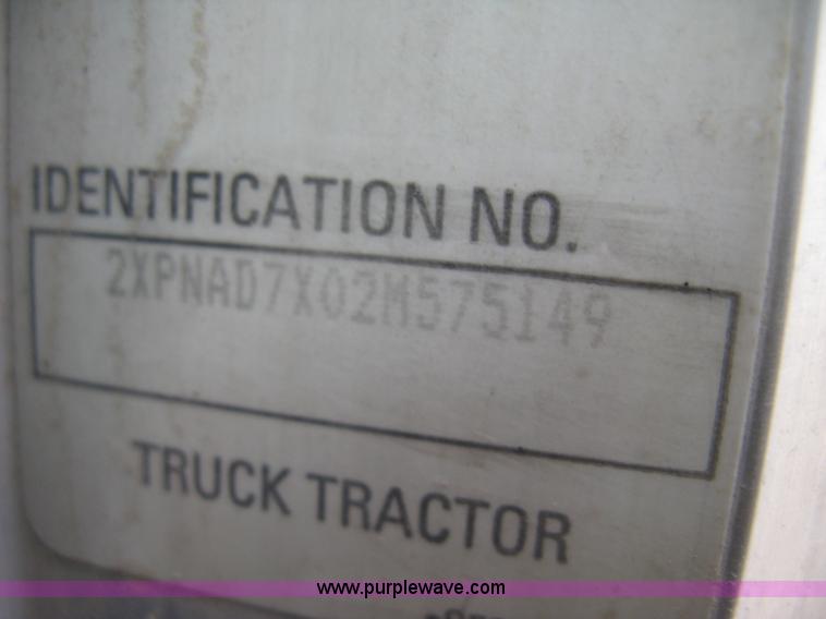 image for item J2975 2002 Peterbilt 330 service truck