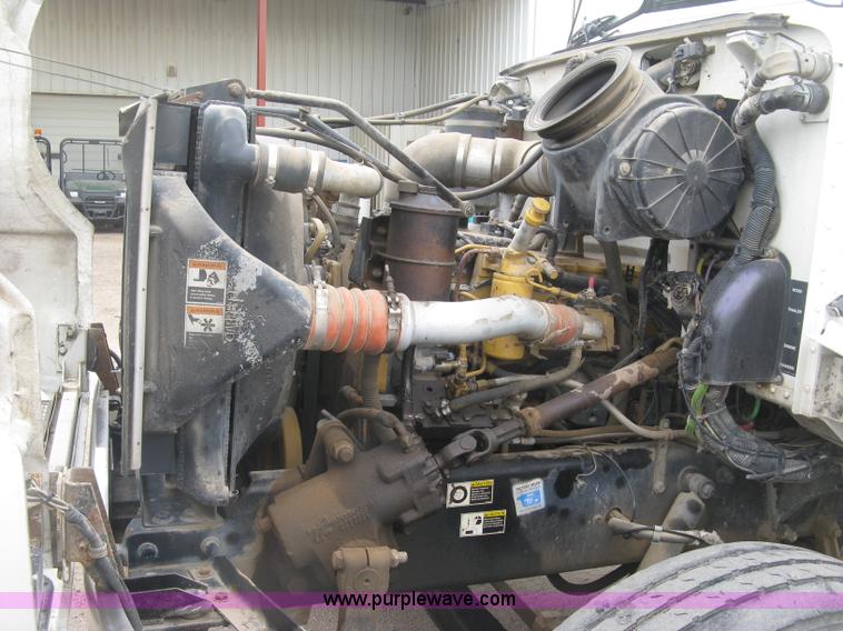 image for item J2975 2002 Peterbilt 330 service truck