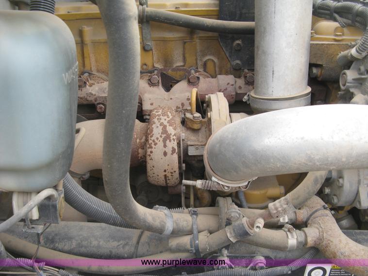 image for item J2975 2002 Peterbilt 330 service truck