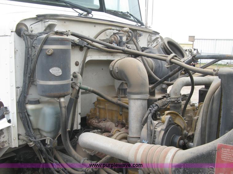 image for item J2975 2002 Peterbilt 330 service truck