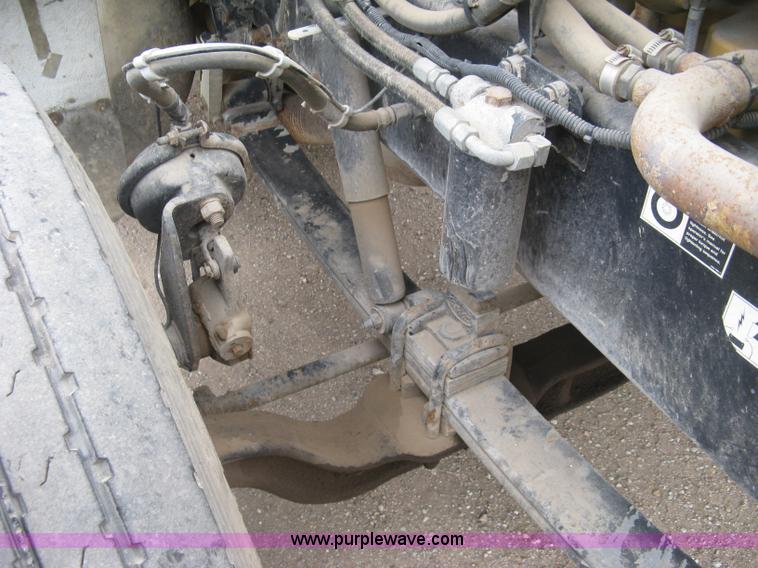 image for item J2975 2002 Peterbilt 330 service truck