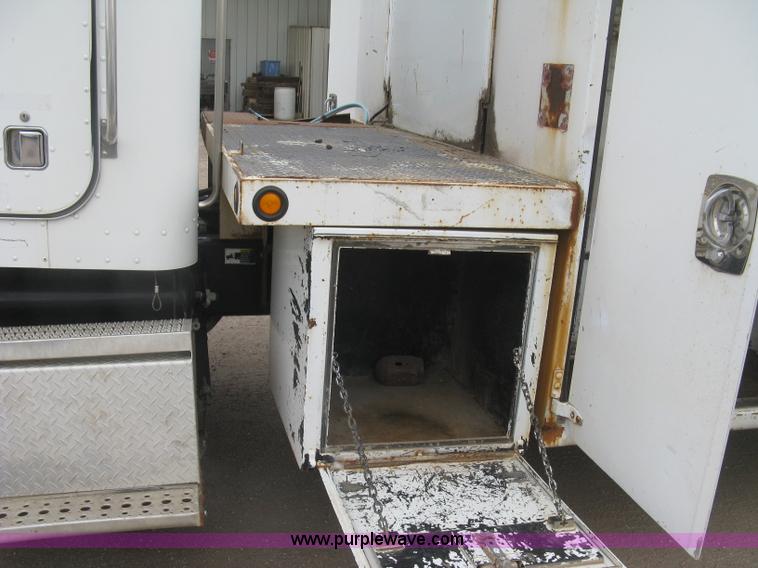 image for item J2975 2002 Peterbilt 330 service truck
