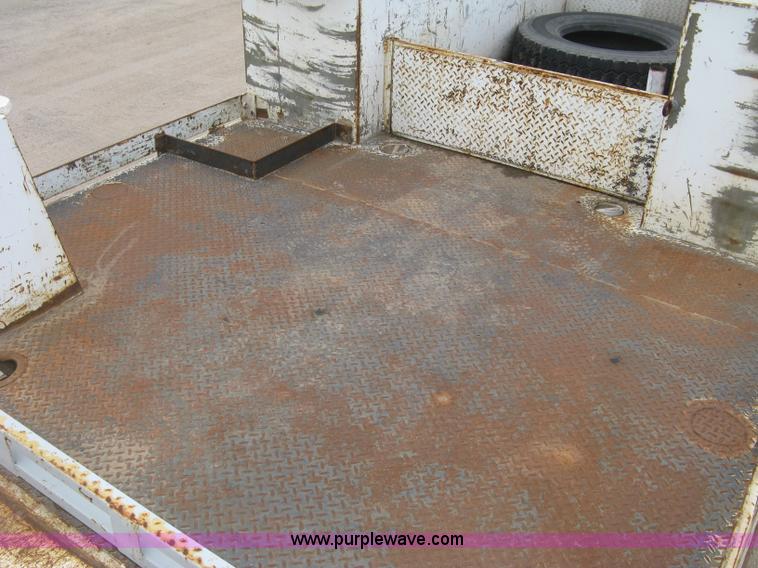 image for item J2975 2002 Peterbilt 330 service truck