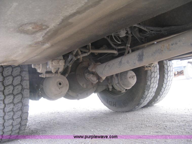 image for item J2975 2002 Peterbilt 330 service truck