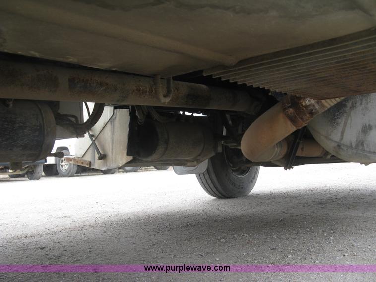 image for item J2975 2002 Peterbilt 330 service truck