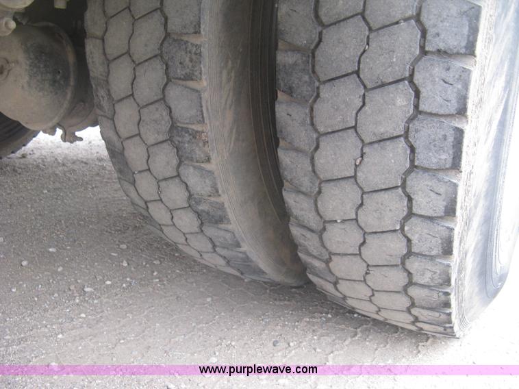 image for item J2975 2002 Peterbilt 330 service truck