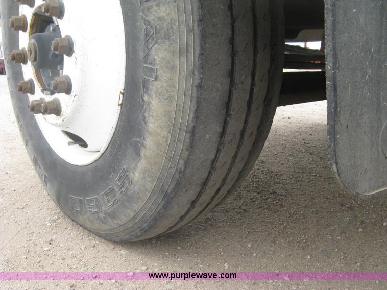 image for item J2975 2002 Peterbilt 330 service truck