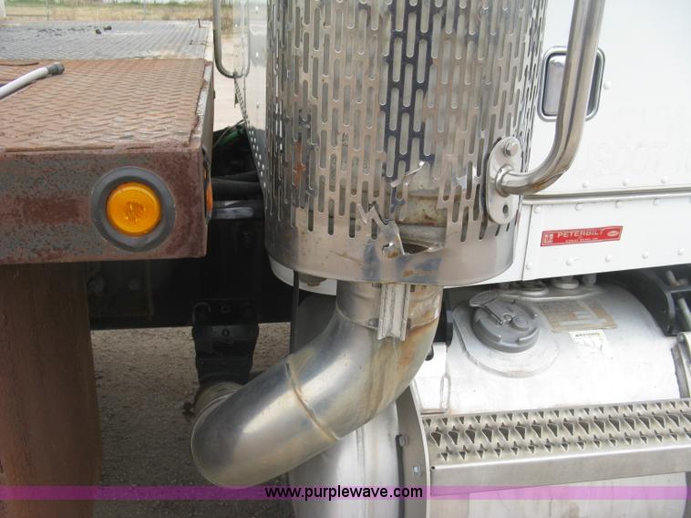 image for item J2975 2002 Peterbilt 330 service truck