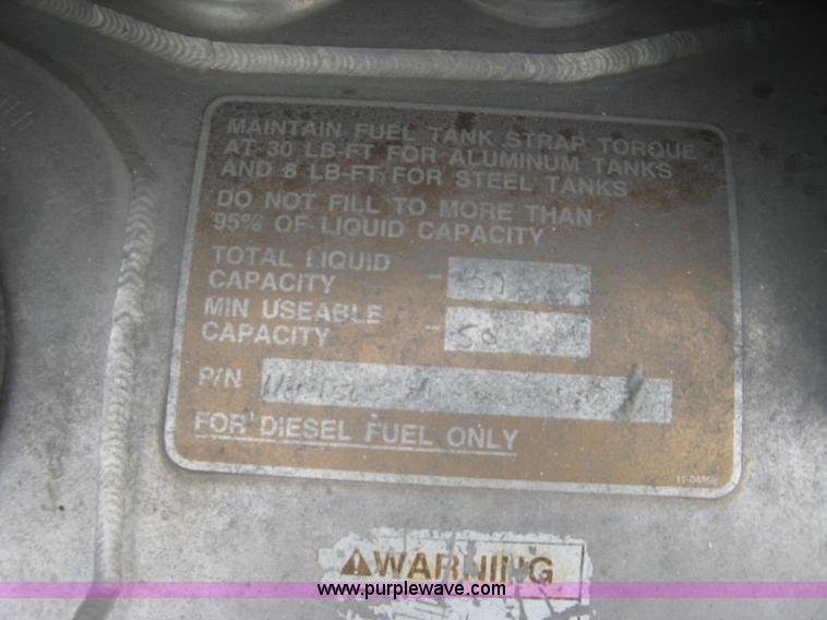 image for item J2976 2001 Peterbilt 330 service truck