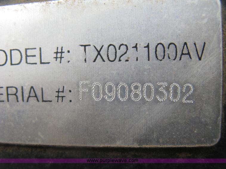 image for item J2976 2001 Peterbilt 330 service truck