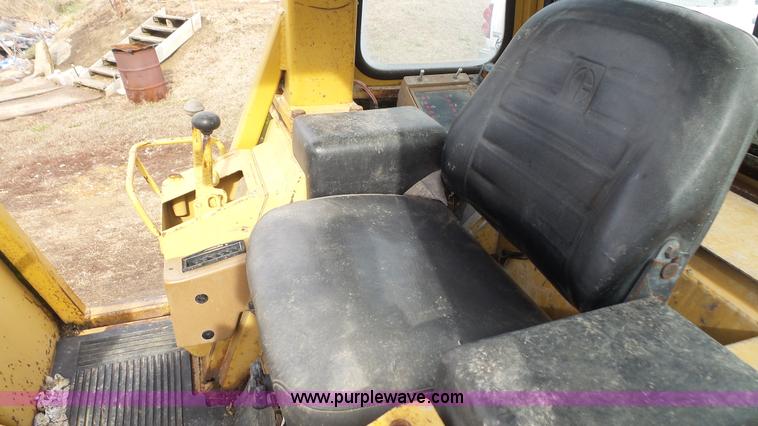 image for item J4523 1987 Caterpillar 943 track loader