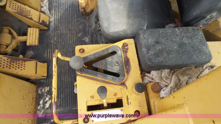 image for item J4523 1987 Caterpillar 943 track loader