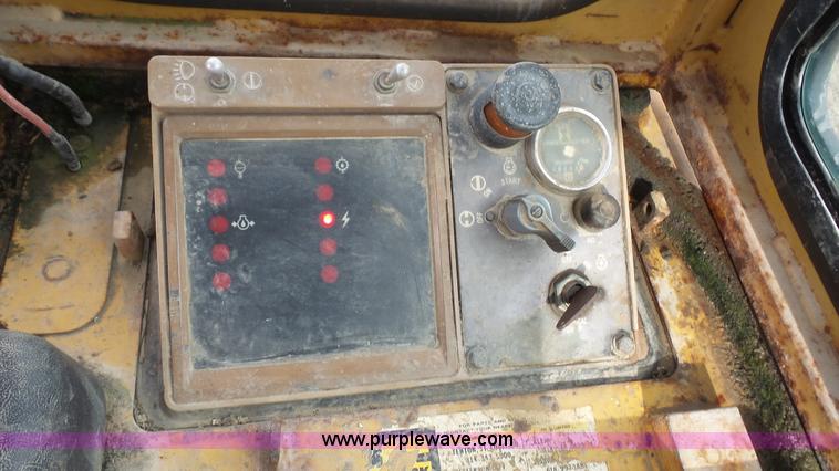 image for item J4523 1987 Caterpillar 943 track loader