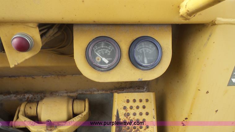 image for item J4523 1987 Caterpillar 943 track loader