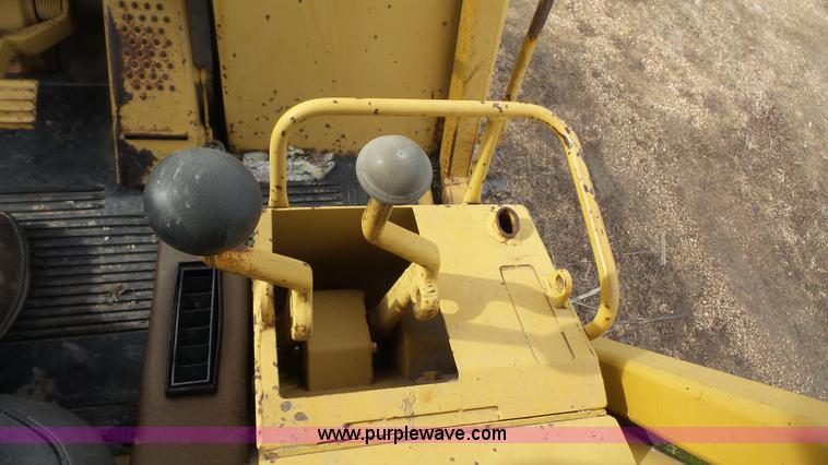 image for item J4523 1987 Caterpillar 943 track loader