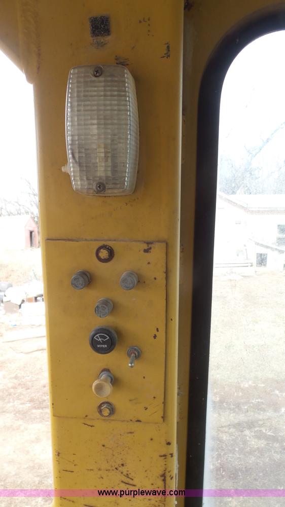 image for item J4523 1987 Caterpillar 943 track loader