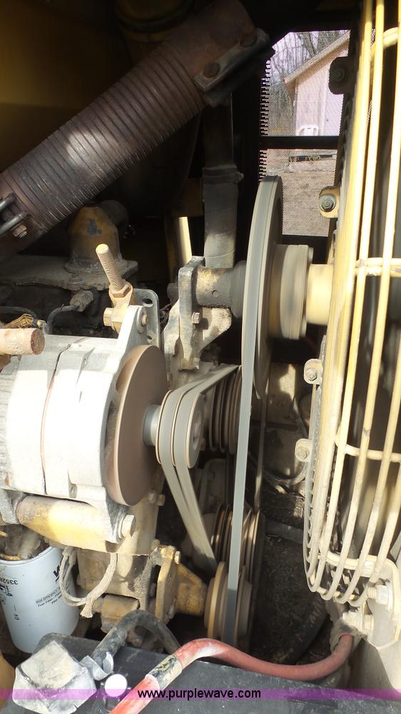 image for item J4523 1987 Caterpillar 943 track loader