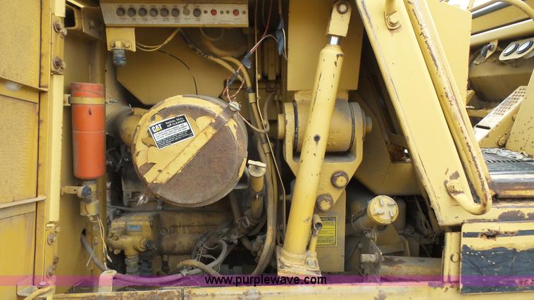 image for item J4523 1987 Caterpillar 943 track loader