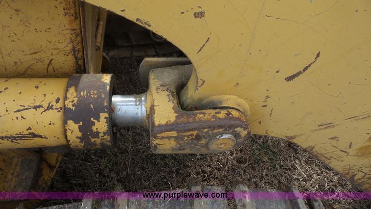 image for item J4523 1987 Caterpillar 943 track loader