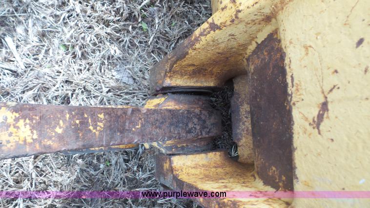 image for item J4523 1987 Caterpillar 943 track loader