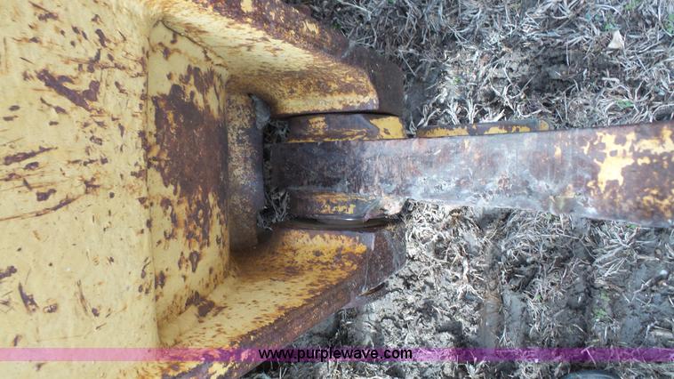 image for item J4523 1987 Caterpillar 943 track loader