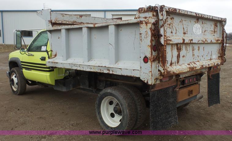 image for item J4618 2000 Chevrolet 3500 dump bed pickup truck