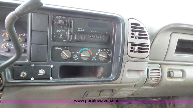 image for item J4618 2000 Chevrolet 3500 dump bed pickup truck