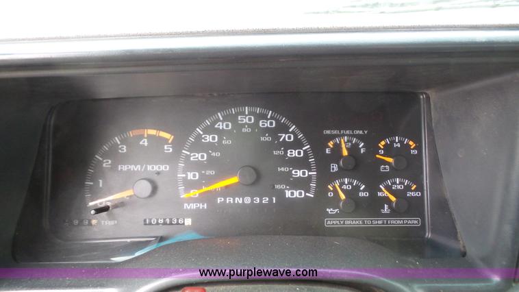 image for item J4618 2000 Chevrolet 3500 dump bed pickup truck