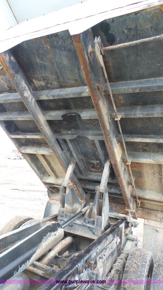 image for item J4618 2000 Chevrolet 3500 dump bed pickup truck